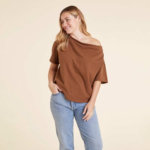 NUD1002 W 028 OFF THE SHOULDER TSHIRT CHOC OF Front Crop 1 f27b5675 f595 4249 86f2 c4fdb0aac118