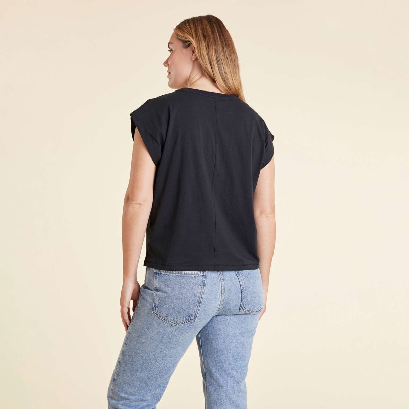 NUD1018 W 030 MUSCLE TEE BLACK OF Back Crop 1