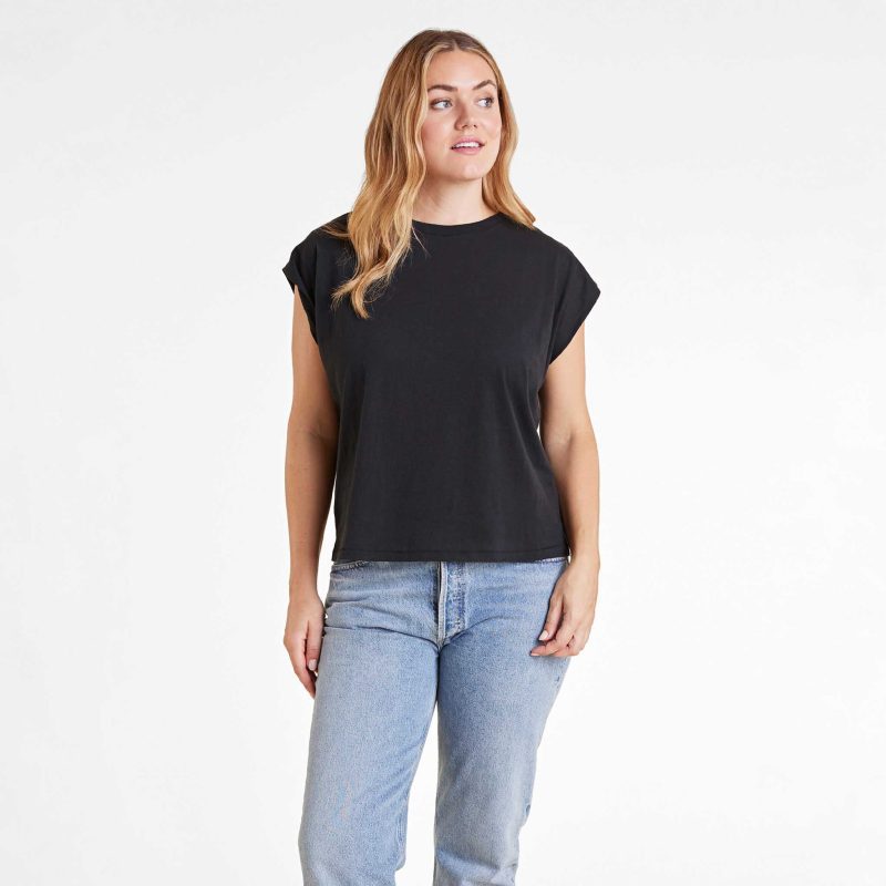 NUD1018 W 030 MUSCLE TEE BLACK OF Front Crop 1 508cf67d c006 40dc adf2 21d51ce2d032