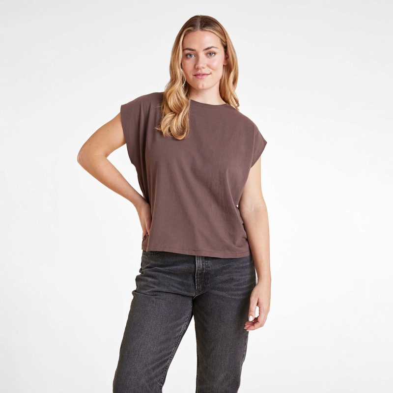 NUD1022 W 030 MUSCLE TEE COFFEE OF Front Crop 1 5900e664 30c2 4df3 960e bdc30637ec59