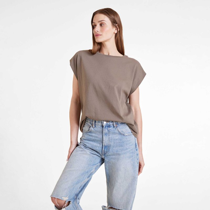 NUD1023 W 030 MUSCLE TEE MOCHA OF Front Crop 1 65a23044 74fd 45f8 a233 1651b2866719