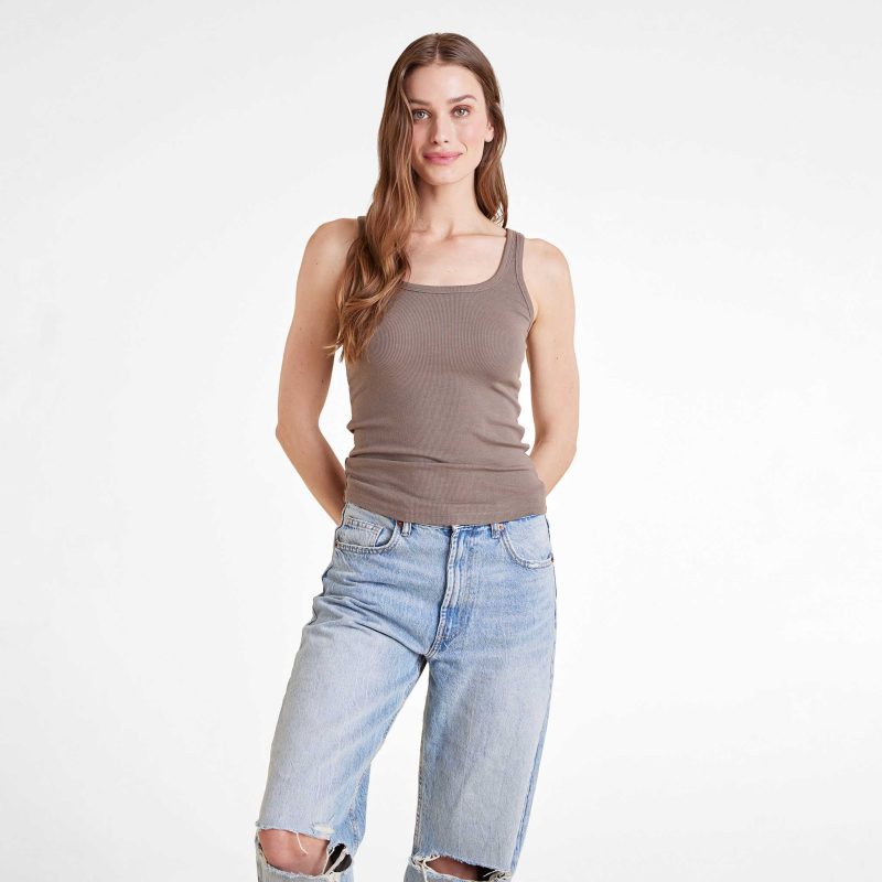 NUD1028 W 133 Slinky Tank MOCHA OM Front Crop 1