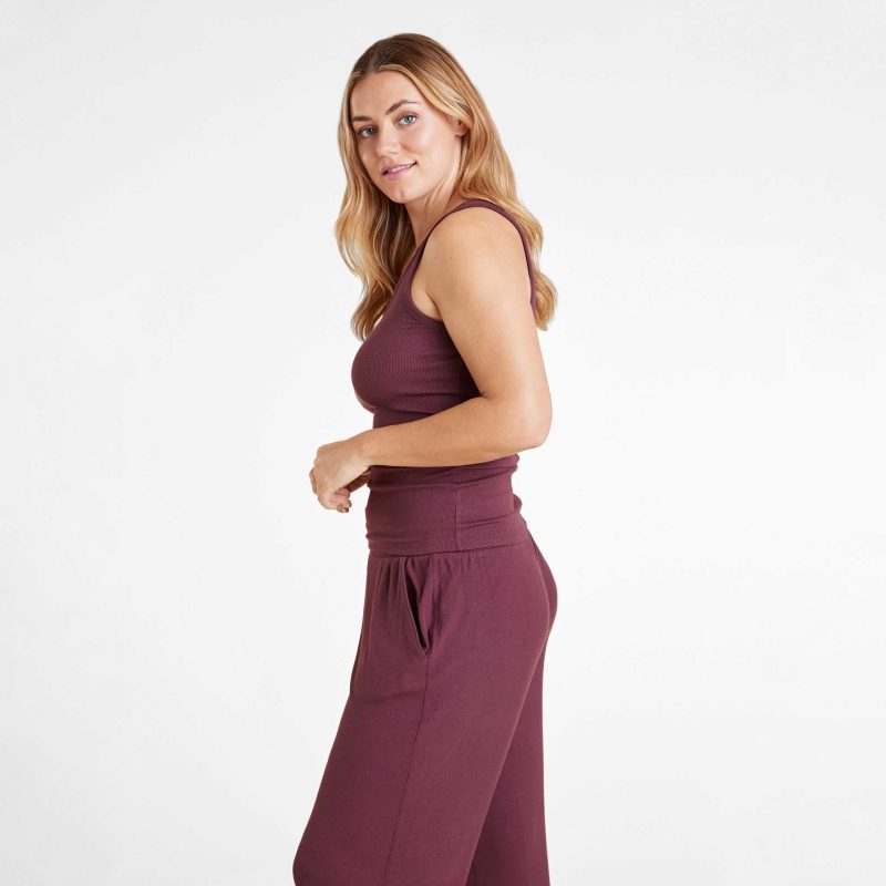 NUD1031 W 133 Slinky Tank MERLOT OM Side Crop 1