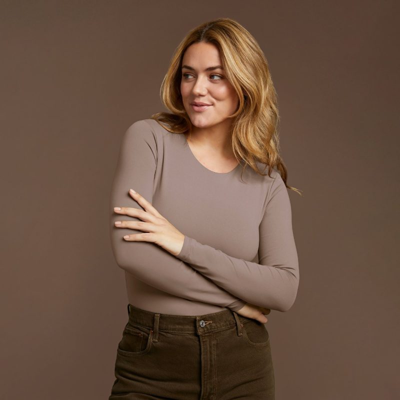 NUD280 W 044 Women sLsCrewneckSeamlessT Shirt Mocha Alt Crop