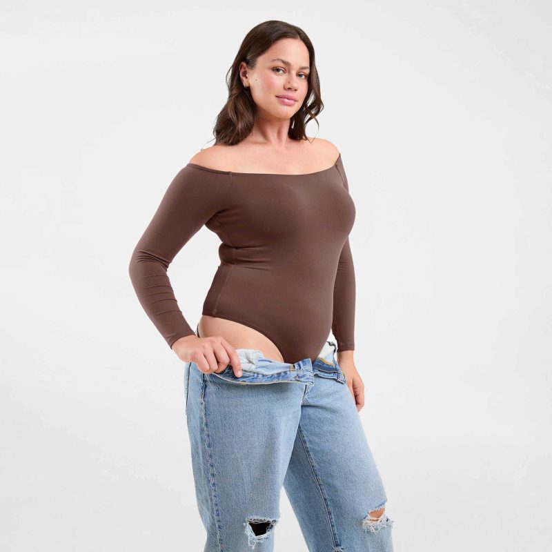 NUD545 W 036 Off The Shoulder Bodysuit Coffee OF Alt Crop 1 56ae77ba 5956 4a46 b817 f48459dd5d1c