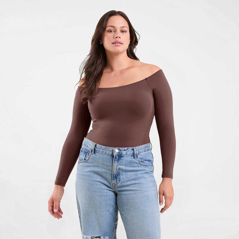 NUD545 W 036 Off The Shoulder Bodysuit Coffee OF Front Crop 1 986fc610 d5e2 4bf1 a073 b207ca59634e