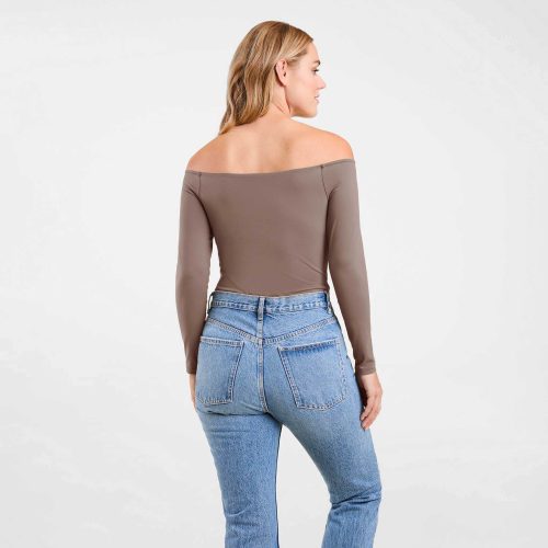 NUD547 W 036 Off The Shoulder Bodysuit Mocha OF Back Crop 1 8ae2914c b7dc 44be 9e4d 4437ca3dc5c3