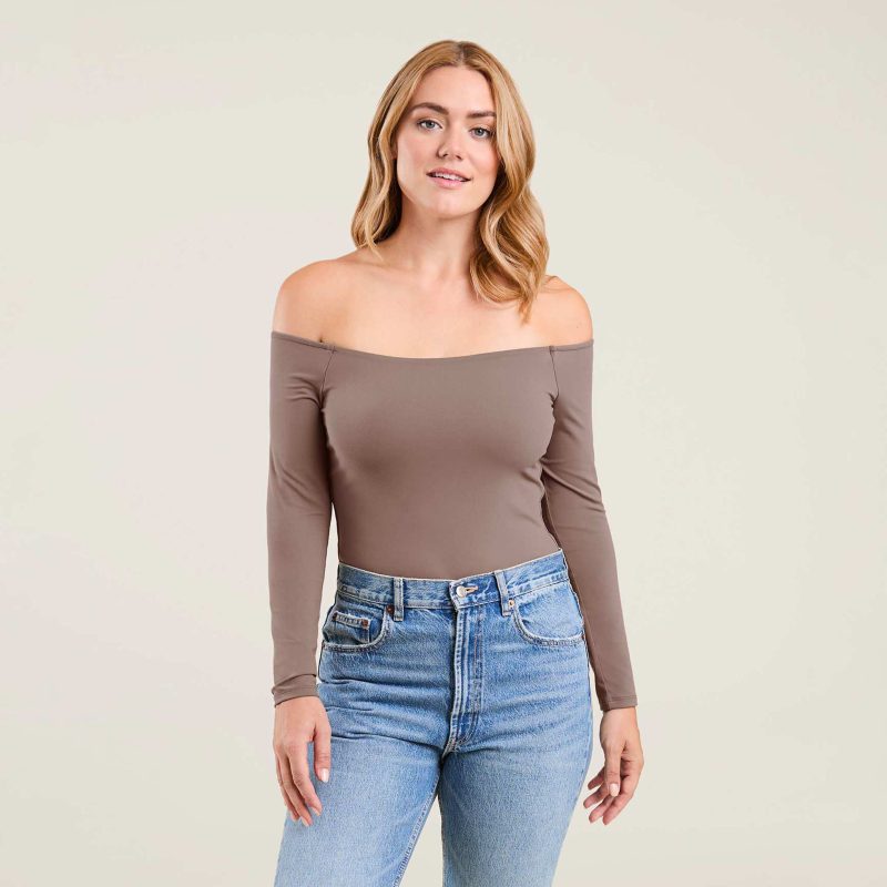 NUD547 W 036 Off The Shoulder Bodysuit Mocha OF Front Crop 1 b445555b 9ebb 45f1 968a 69761417e888