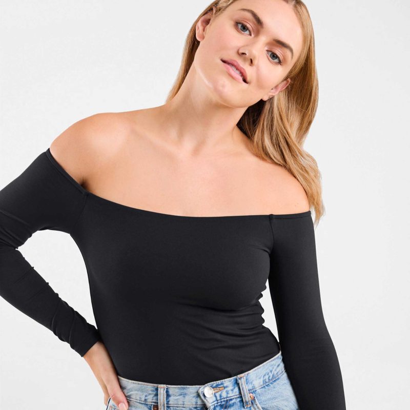 NUD548 W 036 Off The Shoulder Bodysuit Black OF Alt Crop 1 f714865f 1e36 4e85 a759 d6dea4850c80