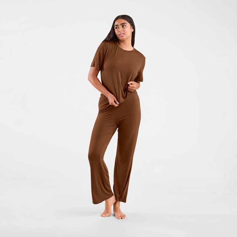 NUD558 WS 010 018 Pajama Set Chocolate OF Front Crop 1