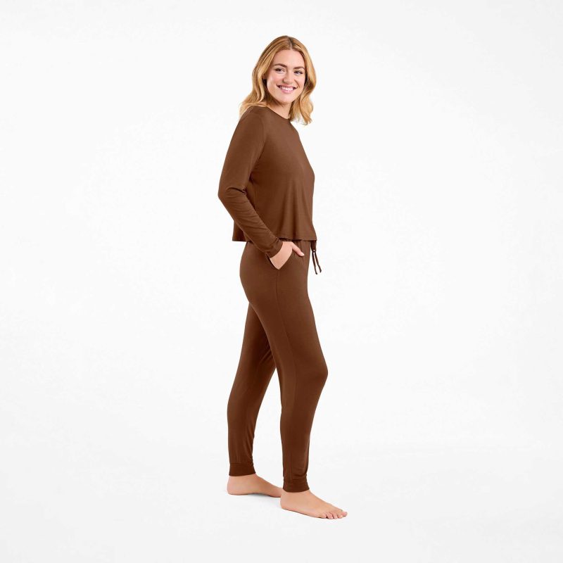 NUD598 WS 054 055 The Pajama Jogger Set Chocolate OF Side Crop 1 6594db5a 3196 49a3 9308 a0d85c2595b4