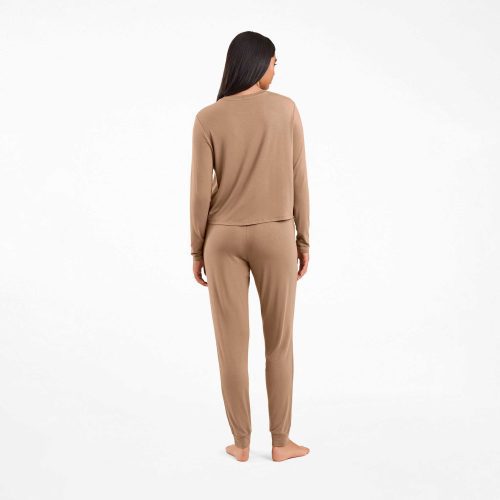 NUD599 WS 054 055 The Pajama Jogger Set Cinnamon OF Back Crop 1 46322060 afc8 4e6a 8b53 465f9f43c647