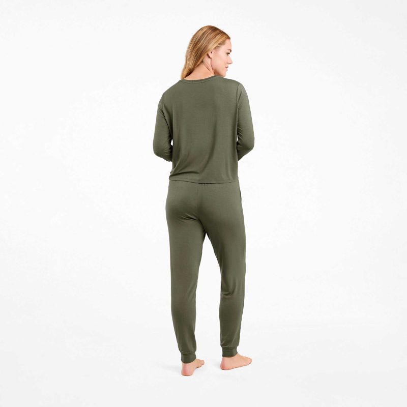 NUD601 WS 054 055 The Pajama Jogger Set Dark Olive OF Back Crop 1 cf177475 ab25 4068 b983 0055ec3f2c84