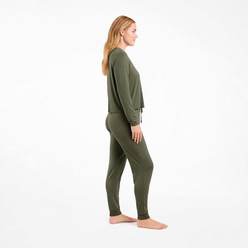 NUD601 WS 054 055 The Pajama Jogger Set Dark Olive OF Side Crop 1 f2069b43 acc8 4b1a 9fb1 2d48395dcfe6