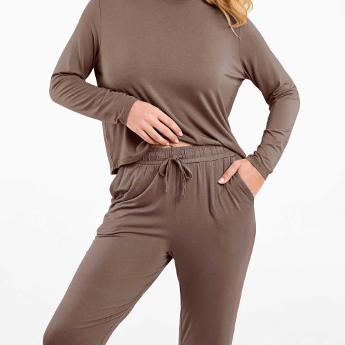 NUD602 WS 054 055 The Pajama Jogger Set Mocha OF Alt Crop 1 e5022e9f f0d8 40da ad95 8aaa0c6cedd2