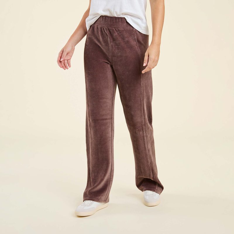 NUD673 W 061 Textured Wide Leg Pant Coffee OF Front Crop 1 4ad2b771 2b53 467f 9880 529367af0ecd