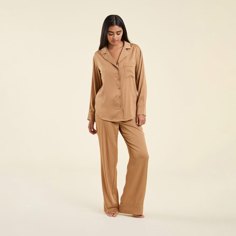 NUD676 WS 081 082 Satin Pajama Set Cinnamon OF Front Crop 1