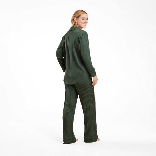 NUD678 WS 081 082 Satin Pajama Set Evergreen OF Side Crop 1 3ae622d5 ec0c 4f97 8fe4 29b437cdfcb4