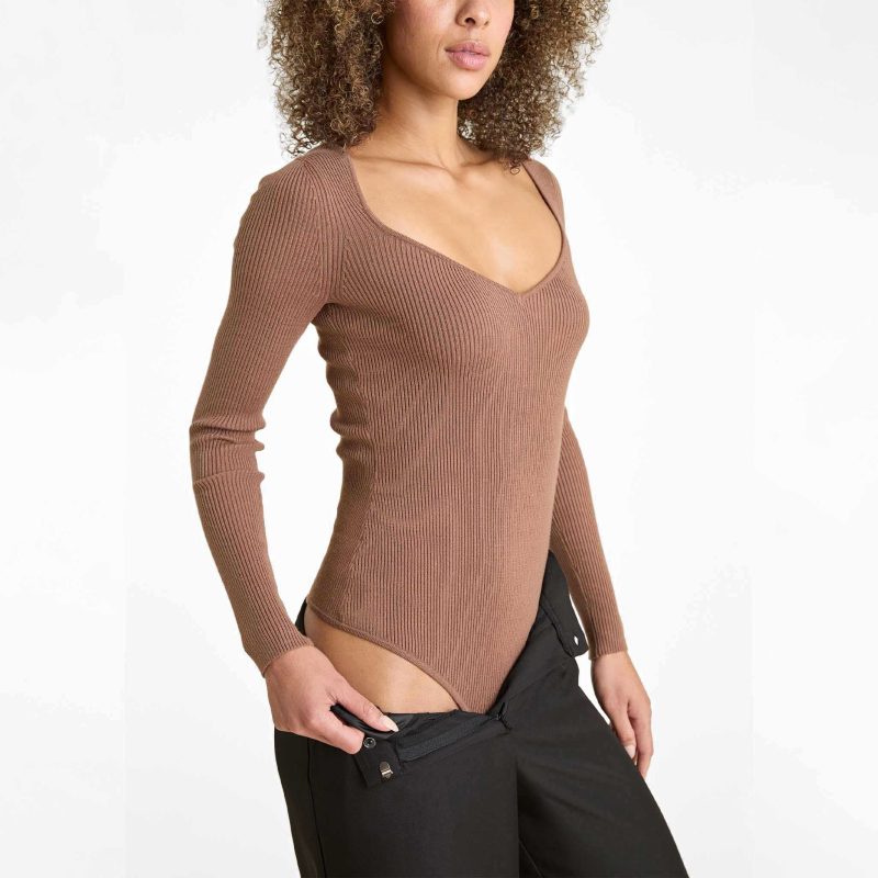 NUD702 W 050 Sweetheart Bodyusit Chocolate OM Alt Crop 1 94d3cda1 1346 4256 b351 bfb3a670db75