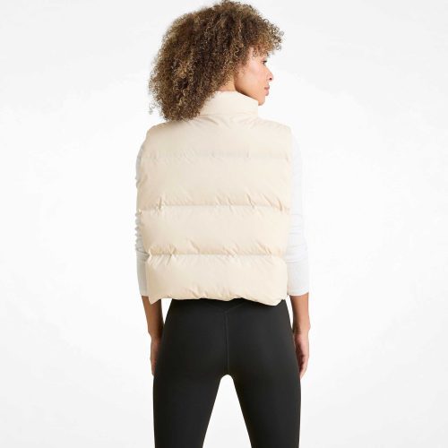 NUD723 W 083 Puffer Vest Bone OM Back Crop 1 78b6a575 9ae6 4872 b83e 2d17ca0b42b1