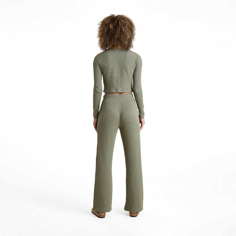 NUD761 WS 063 058 Waflle Lounge Set Dark Olive OM Back Crop 1 13413b2d 1d19 49d0 9a4c 3eacd4ed0b02