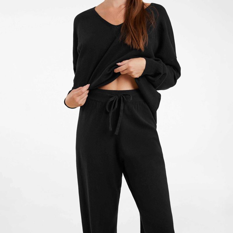 TNS155 W 049 Cozy Knit Wide Leg Pant Black OM Alt crop 1 45b8a0e3 419e 4457 840e f51144cc899c