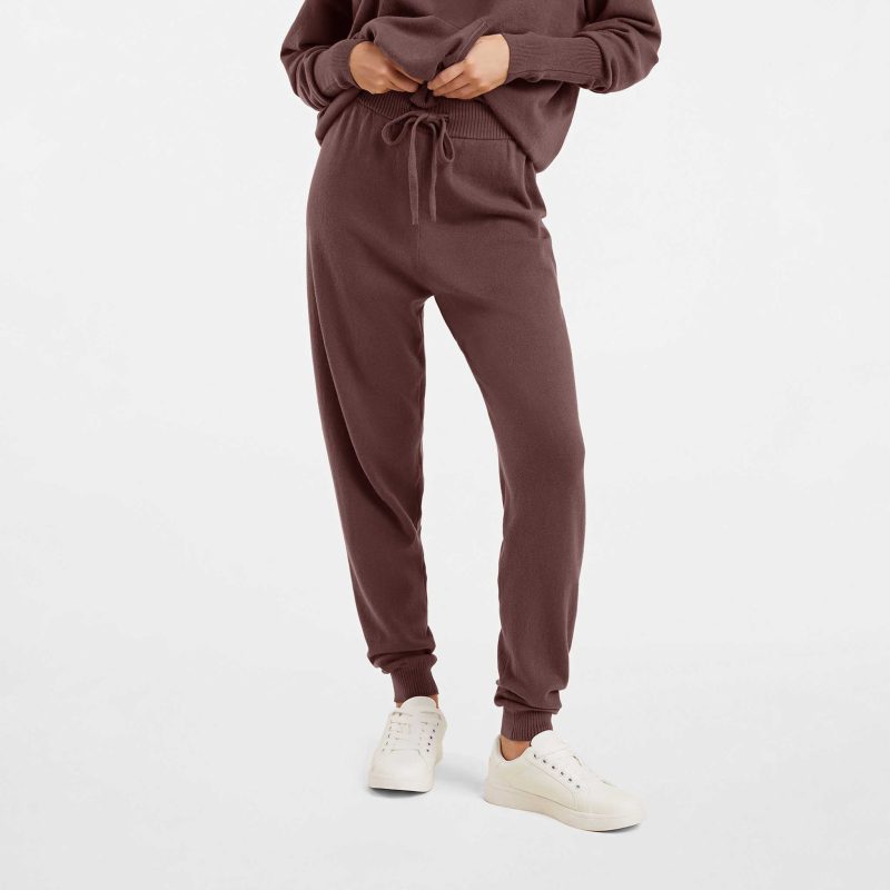 TNS163 W 112 Cozy Knit Jogger Coffee OM Full Crop 1