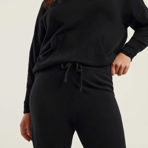 TNS165 W 112 Cozy Knit Jogger Black OM Alt crop 1